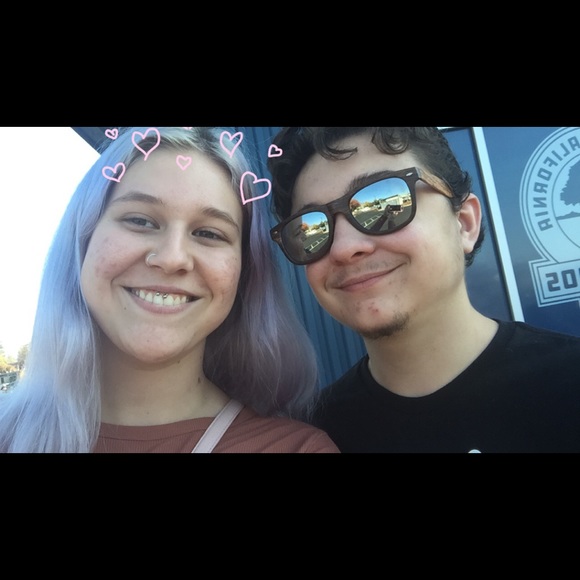 Meet Your Posher! - Picture 4 of 4